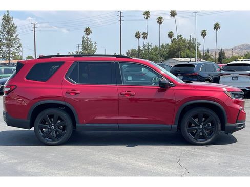 Used 2025 Honda Pilot Black Edition image 7