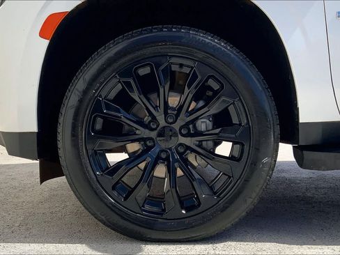 Used 2024 GMC Yukon Denali AWD/4WD image 8