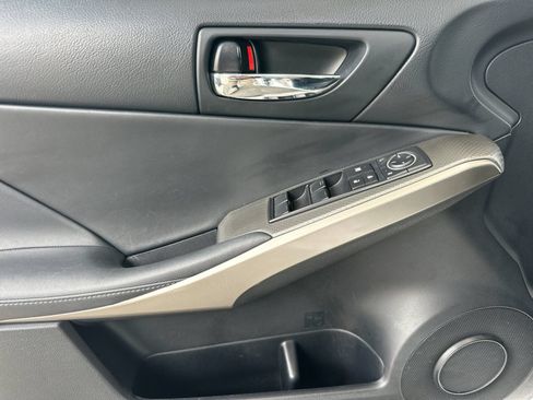 Used 2016 Lexus IS 200t w/ F Sport Package RWD image 10