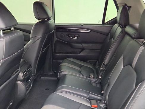 Used 2025 Honda Pilot Touring image 21