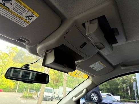 Used 2015 Nissan Titan SV RWD image 17
