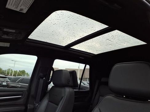 Used 2021 GMC Yukon Denali w/ Denali Premium Package AWD/4WD image 15