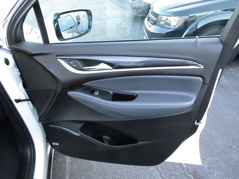 Used 2024 Buick Enclave Premium image 34