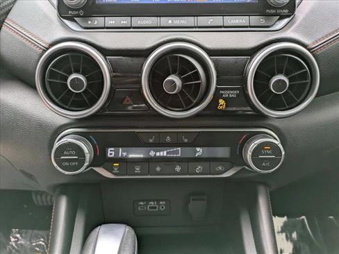 Used 2022 Nissan Sentra SR w/ SR Premium Package image 16