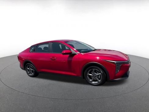 Used 2025 Kia K4 FWD image 2