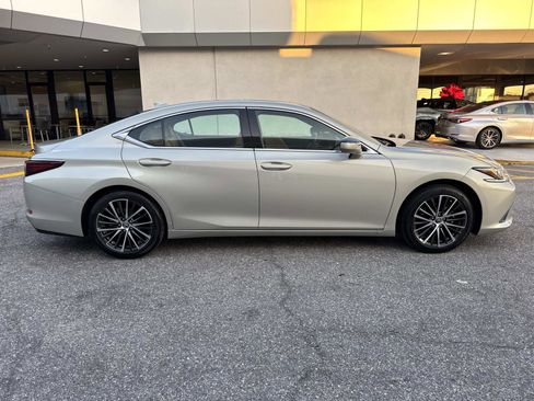Certified 2024 Lexus ES 350 w/ Premium Package image 2