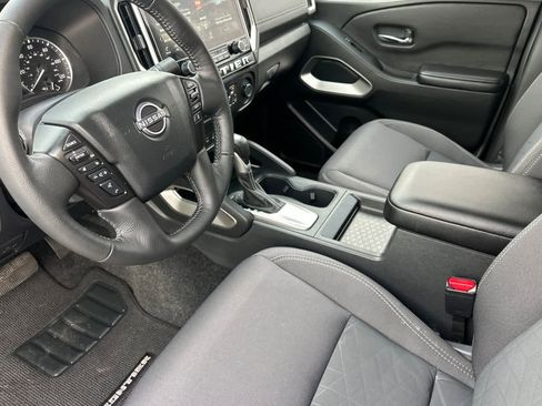 Used 2025 Nissan Frontier SV w/ SV Convenience Package AWD/4WD image 11