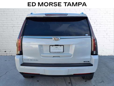 Used 2019 Cadillac Escalade Luxury image 4