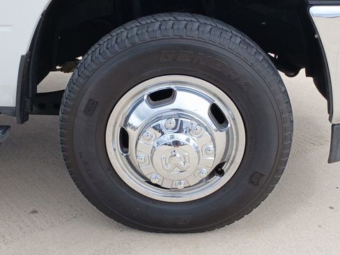 Used 2024 RAM 3500 Big Horn image 34