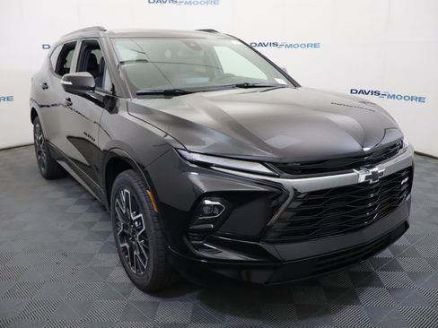 New 2026 Chevrolet Blazer RS w/ Enhanced Convenience Package FWD image 3