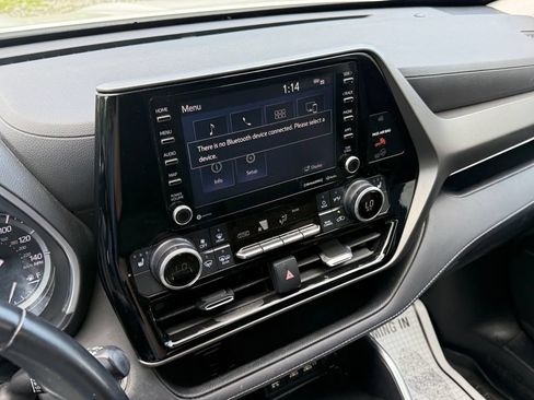 Used 2021 Toyota Highlander XLE AWD/4WD image 26