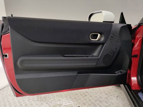 Used 2025 MINI Cooper 2-Door Hardtop image 10