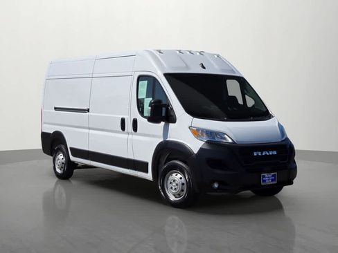 Used 2024 RAM ProMaster 2500 w/ Convenience Group FWD image 8