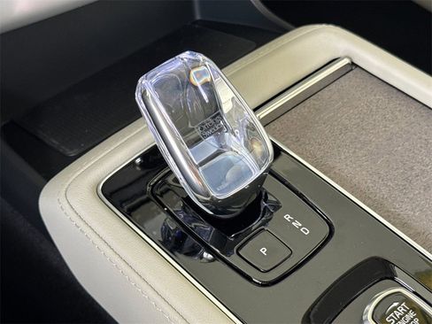 New 2026 Volvo XC90 T8 Ultra w/ Lounge Package image 22