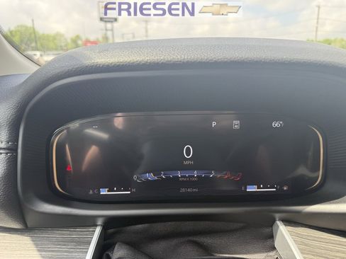 Used 2023 Jeep Wagoneer L Series III w/ Premium Group I image 15