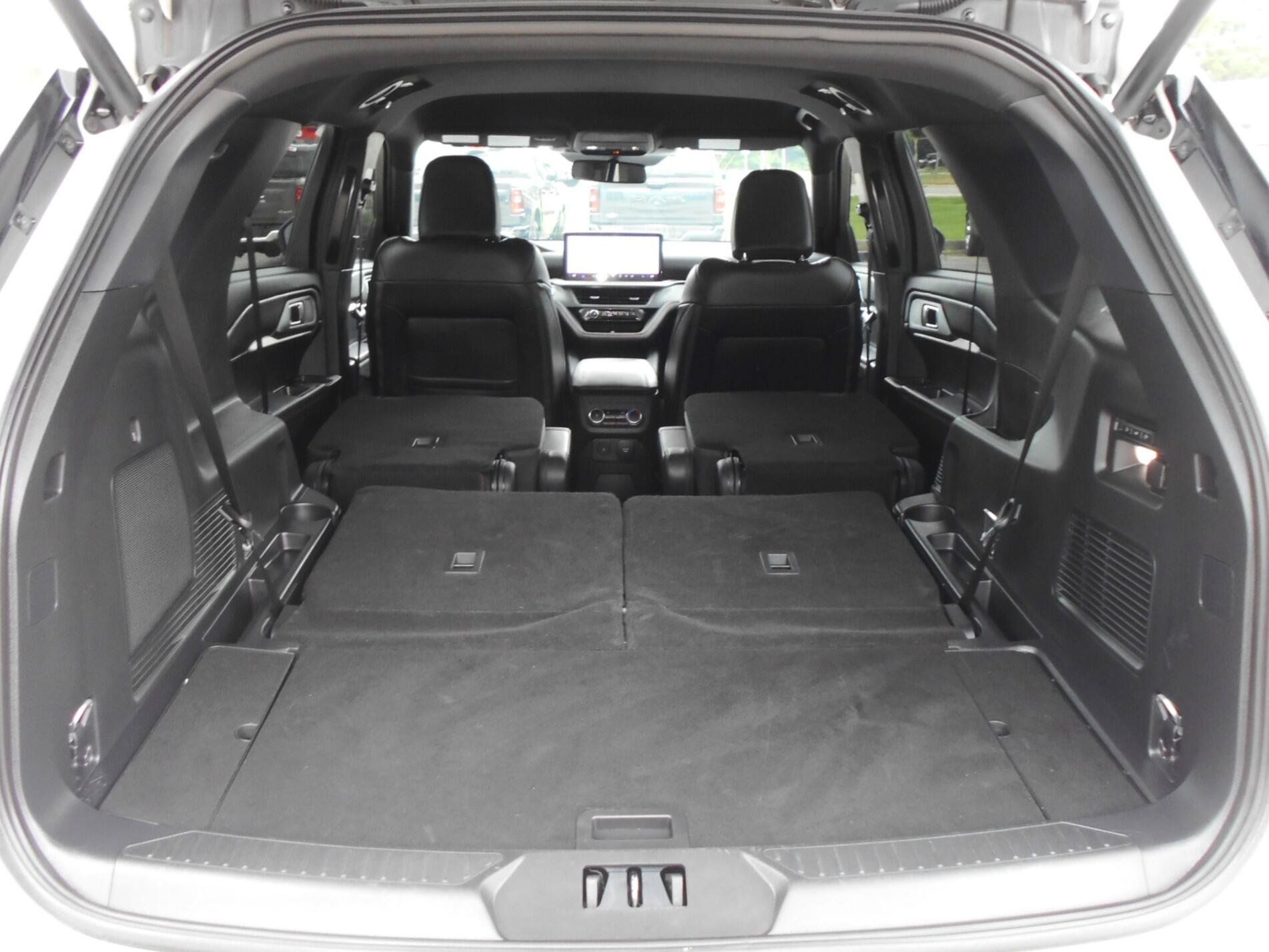 Used 2025 Ford Explorer ST AWD/4WD image 26