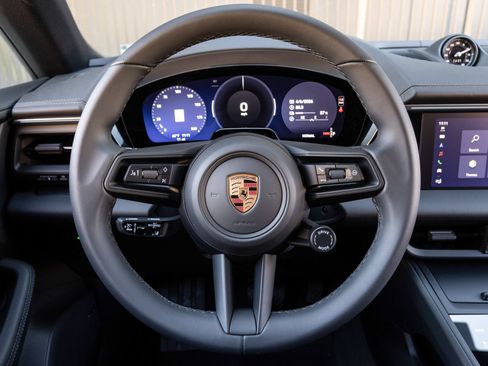 Certified 2026 Porsche Macan 4 Electric AWD/4WD image 14