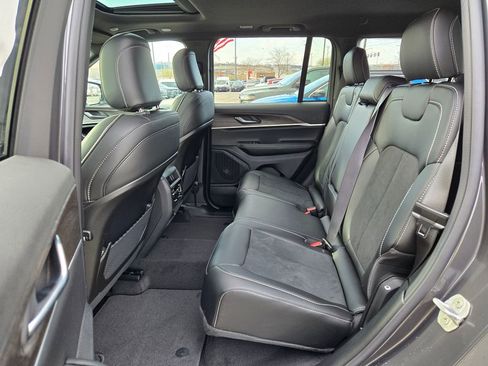 New 2026 Jeep Grand Cherokee Altitude AWD/4WD image 27