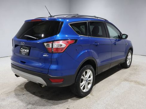 Used 2018 Ford Escape SE image 2