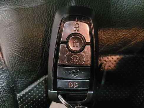 Used 2018 Ford Explorer Limited image 32