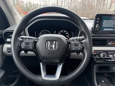 Used 2023 Honda Pilot Touring image 19
