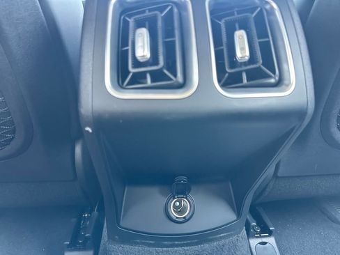 New 2025 Kia Sorento S image 16