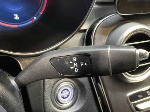 Used 2021 Mercedes-Benz GLC 300 4MATIC image 17