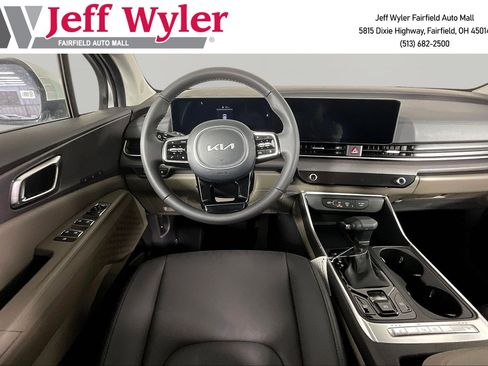 New 2026 Kia Carnival EX FWD image 9