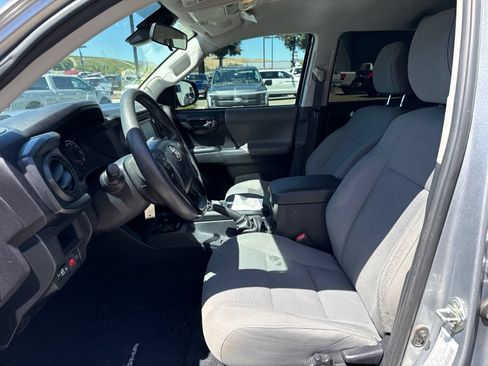 Used 2019 Toyota Tacoma SR AWD/4WD image 9