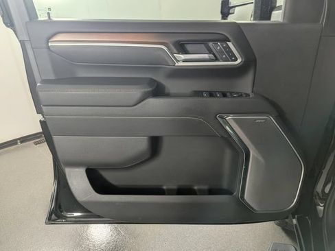 Used 2025 GMC Sierra 2500 Denali w/ Technology Package AWD/4WD image 14