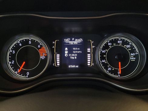 Used 2019 Jeep Cherokee Latitude Plus w/ Cold Weather Group image 23