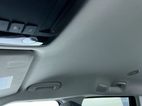 Certified 2022 Kia Carnival LX image 18