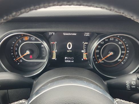 Used 2022 Jeep Wrangler Unlimited Sahara AWD/4WD image 19