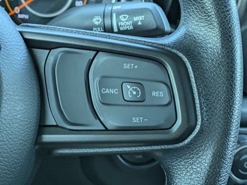Used 2022 Jeep Wrangler Sport AWD/4WD image 16
