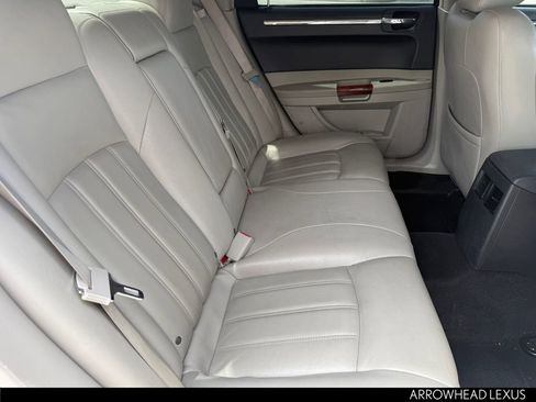 Used 2005 Chrysler 300 C w/ Protection Group II image 23