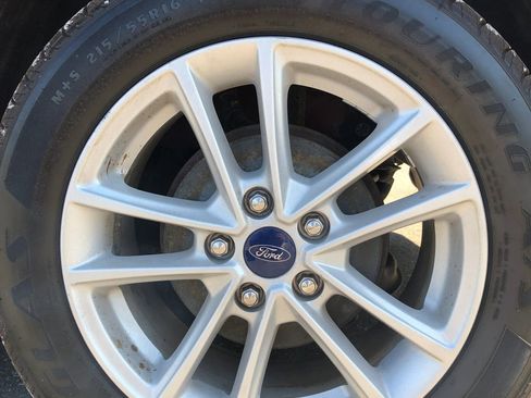 Used 2017 Ford Focus SE image 9