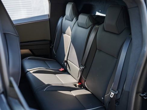 Used 2025 Tesla Cybertruck AWD Crew Cab image 23