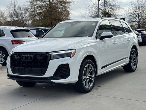 Used 2025 Audi Q7 2.0T Premium w/ Convenience Plus Package image 9