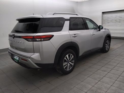 Used 2023 Nissan Pathfinder SL FWD image 10