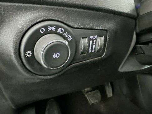 Used 2020 Jeep Compass Latitude image 10