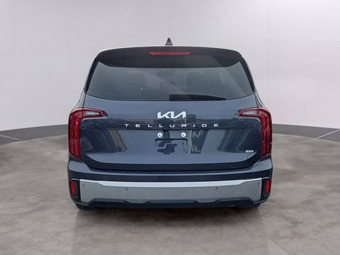 Certified 2024 Kia Telluride LX image 4
