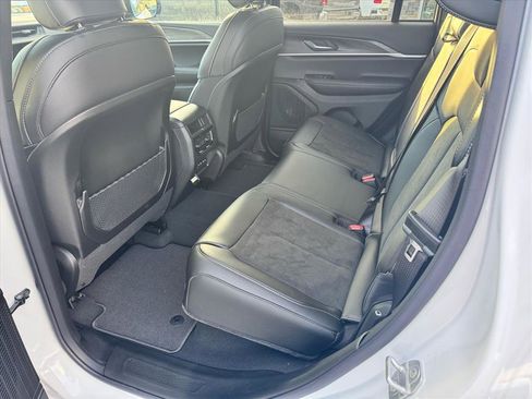 Used 2026 Jeep Grand Cherokee 4WD image 13