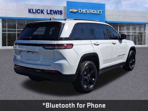 Used 2023 Jeep Grand Cherokee Altitude AWD/4WD image 8