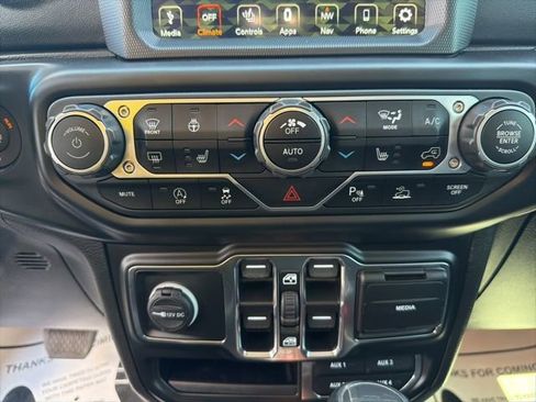 Used 2022 Jeep Gladiator Overland w/ Popular Equipment Package AWD/4WD image 23