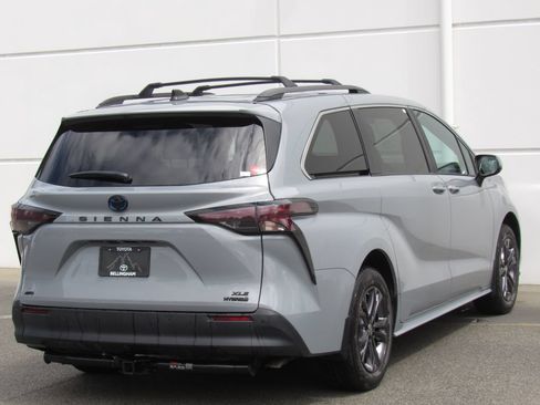 Certified 2024 Toyota Sienna XLE Woodland Edition AWD/4WD image 6