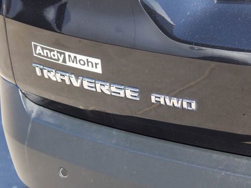 Used 2020 Chevrolet Traverse LS image 9