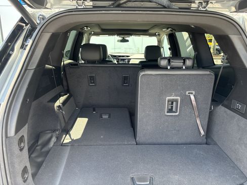 Used 2025 Cadillac XT6 Luxury FWD image 12