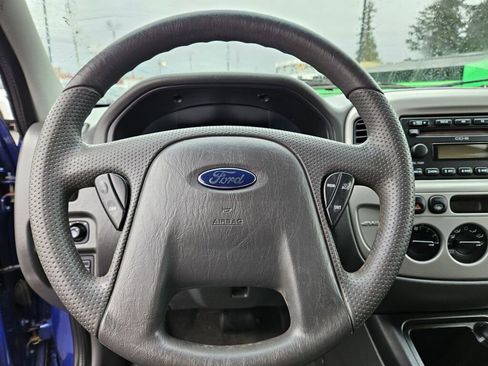 Used 2005 Ford Escape XLT image 16