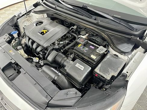 Used 2020 Hyundai Elantra SE w/ Cargo Package (C1) FWD image 29