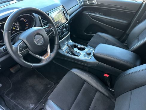 Used 2022 Jeep Grand Cherokee Laredo X AWD/4WD image 11
